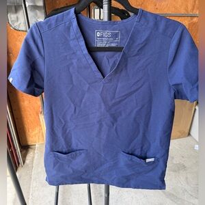 Figs scrub top